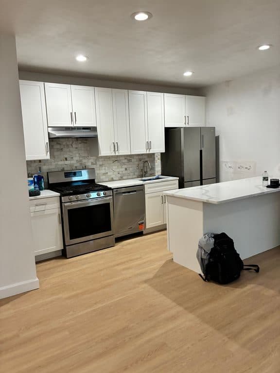 2 BR for rent — 4220 Herkimer Pl, Bronx 1