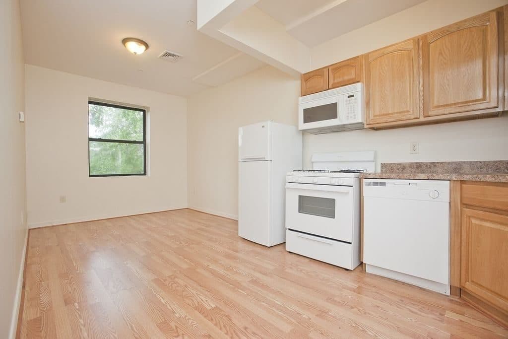 1 BR for rent — 114 W 133rd St #3B, New York 1