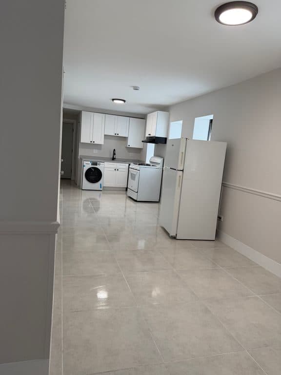 2 BR for rent — 2228 S Sawyer Ave, Chicago 1