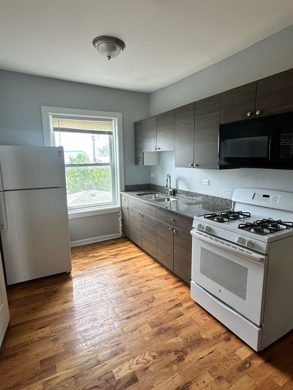 2 BR for rent — 1308 N Kildare Ave #2, Chicago 1