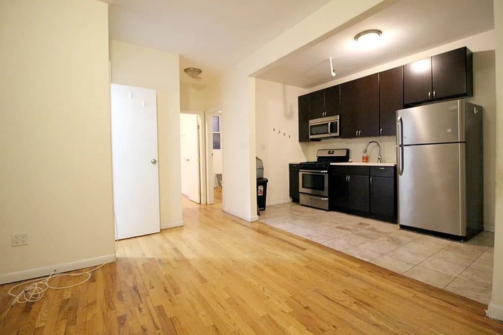Studio for rent — 493 Clinton Ave, Brooklyn 1