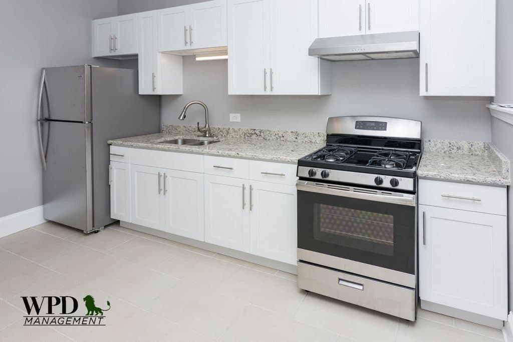 2 BR for rent — 443 W 75th St #1A, Chicago 1
