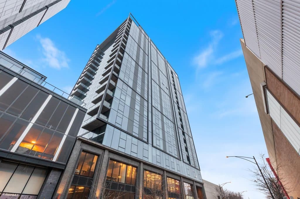 Studio for rent — 1125 W Van Buren St, Chicago 1