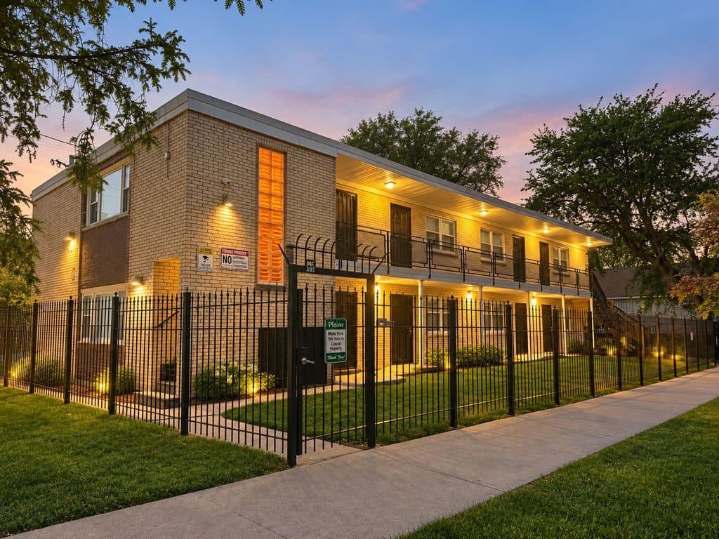 1 BR for rent — 8850 S Saginaw Ave, Chicago 1