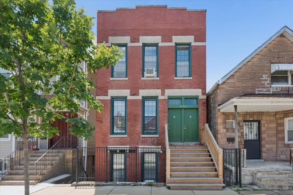 2 BR for rent — 2946 S Loomis St #3, Chicago 1