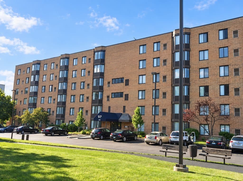 2 BR for rent — 606.01 E Woodland Park Ave #302, Chicago 1