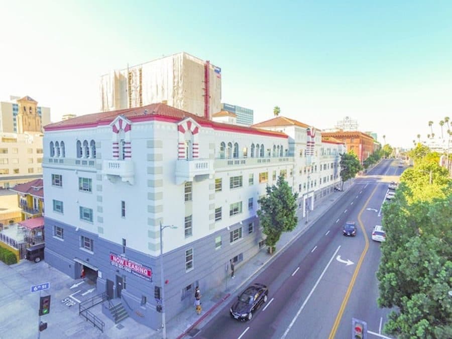 Studio for rent — 3550 W 6th St, Los Angeles 1