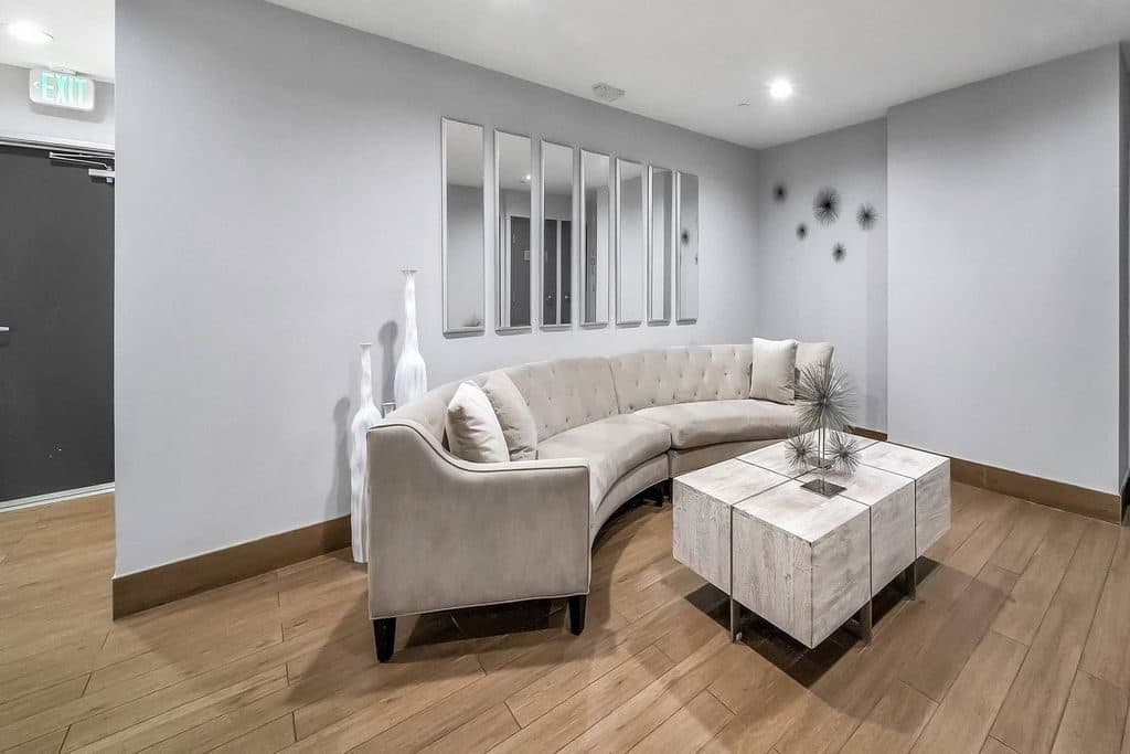 3 BR for rent — 2028 S Bentley Ave #102, Los Angeles 3