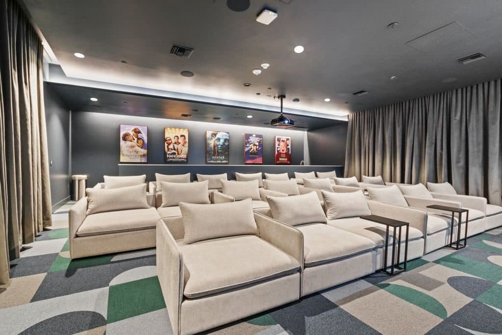 Studio for rent — 200 N Vermont Ave, Los Angeles 2