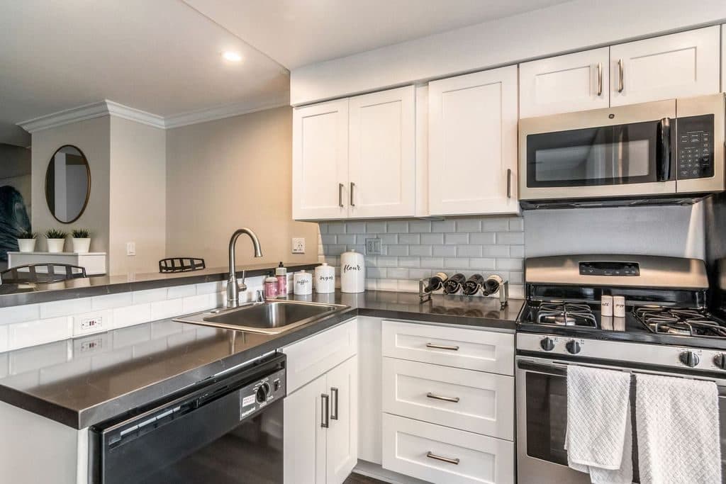 1 BR for rent — 3700 S Sepulveda Blvd, Los Angeles 1