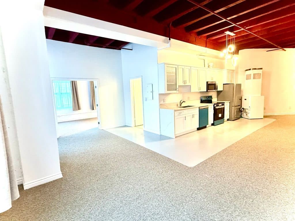 Studio for rent — 312 W 5th St, Los Angeles 1