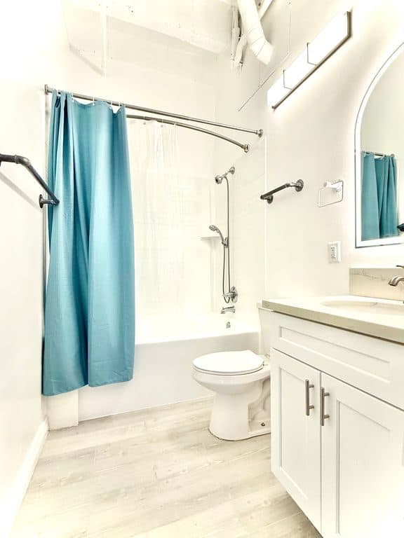 Studio for rent — 312 W 5th St, Los Angeles 3