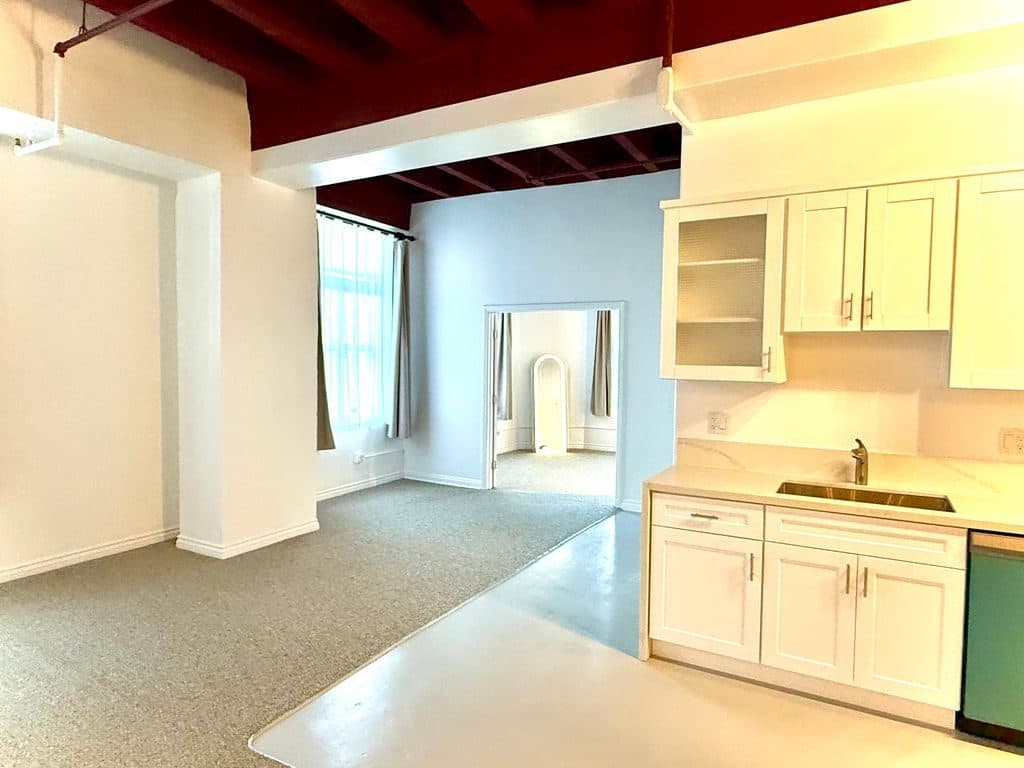 Studio for rent — 312 W 5th St, Los Angeles 2