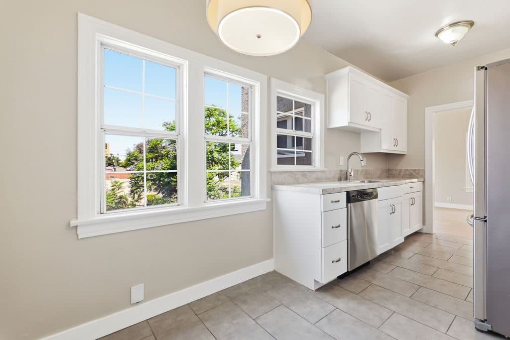 2 BR for rent — 5248 W Olympic Blvd, Los Angeles 3