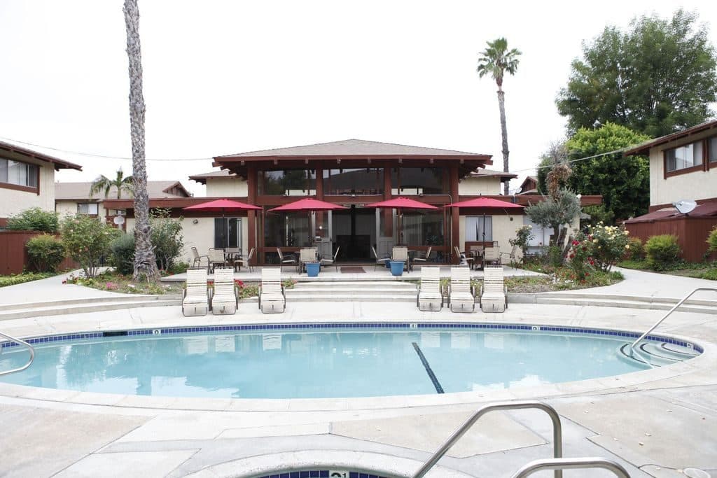 Studio for rent — 8521 International Ave, Canoga Park 3