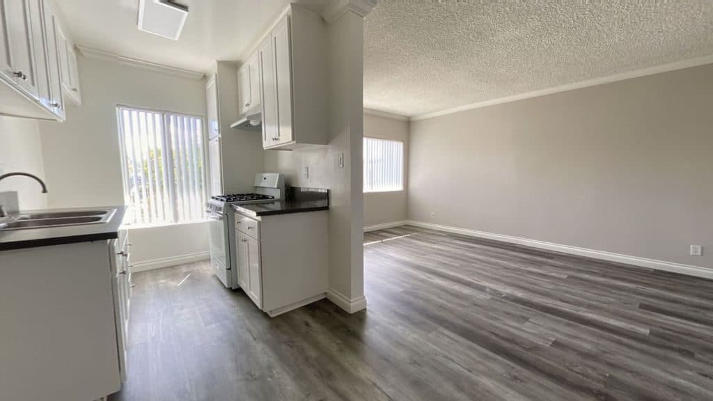 1 BR for rent — 8525 De Soto Ave, Canoga Park 3