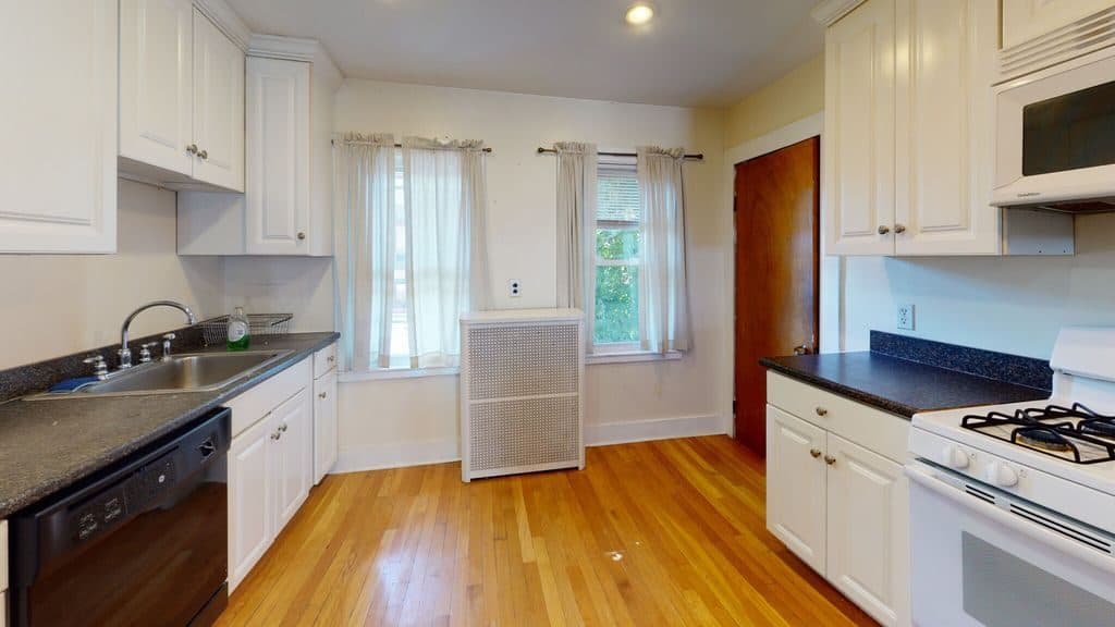 4 BR for rent — 47 Fairbanks St #2, Brighton 2