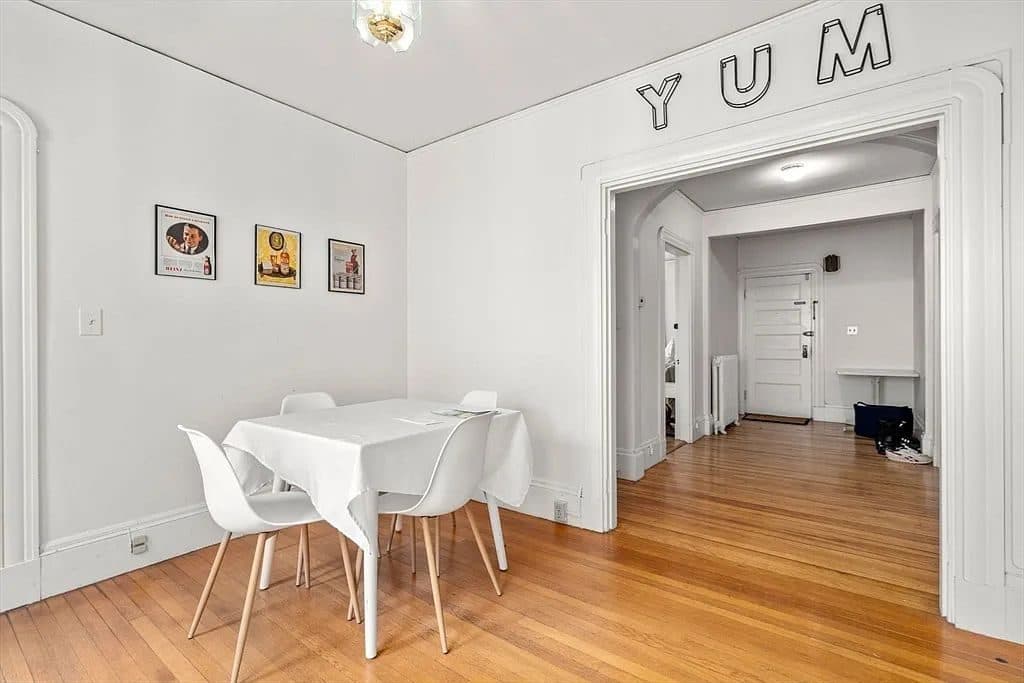 4 BR for rent — 705 Cambridge St #2, Brighton 3