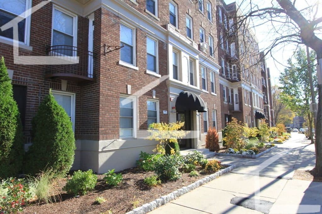 Studio for rent — 135 Washington St, Brighton 1