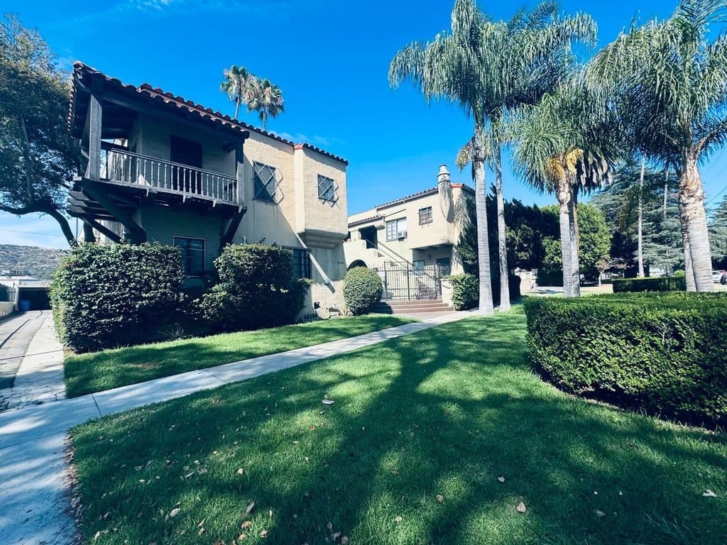 Studio for rent — 2135 Fair Park Ave, Los Angeles 1