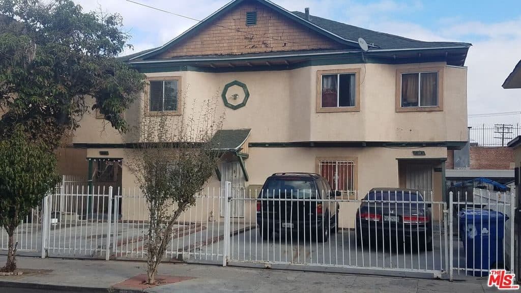 3 BR for rent — 163 E 35th St #165-1/4, Los Angeles 2