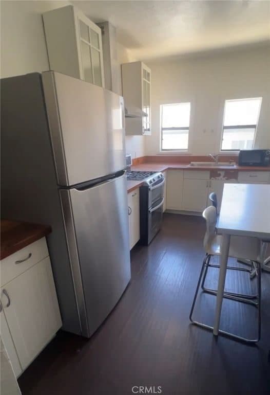 5 BR for rent — 3029 S Budlong Ave, Los Angeles 2