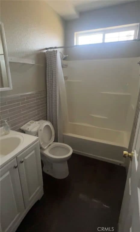 5 BR for rent — 3029 S Budlong Ave, Los Angeles 3