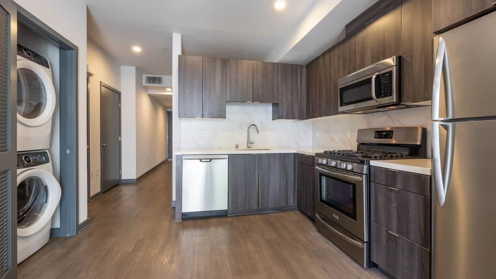 Studio for rent — 222 S Main St, Los Angeles 3