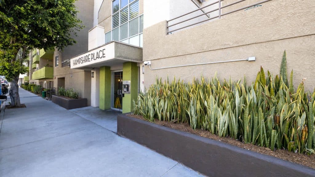 Studio for rent — 501 S New Hampshire Ave, Los Angeles 3