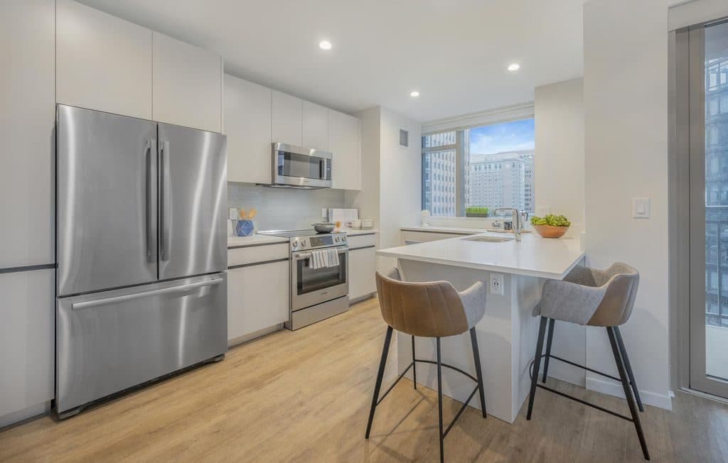 Studio for rent — 131 Seaport Blvd, Boston 2