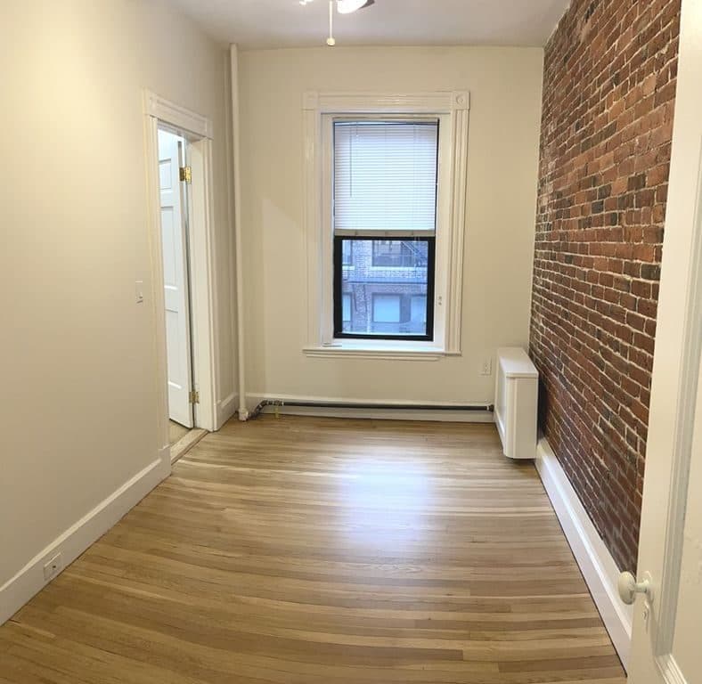 1 BR for rent — 174 Newbury St APT 4, Boston 2
