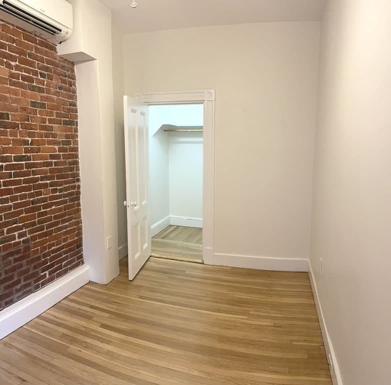 1 BR for rent — 174 Newbury St APT 4, Boston 3