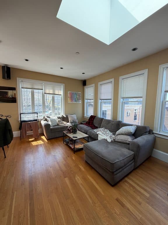 4 BR for rent — 146-148 Hillside St, Roxbury Crossing 2