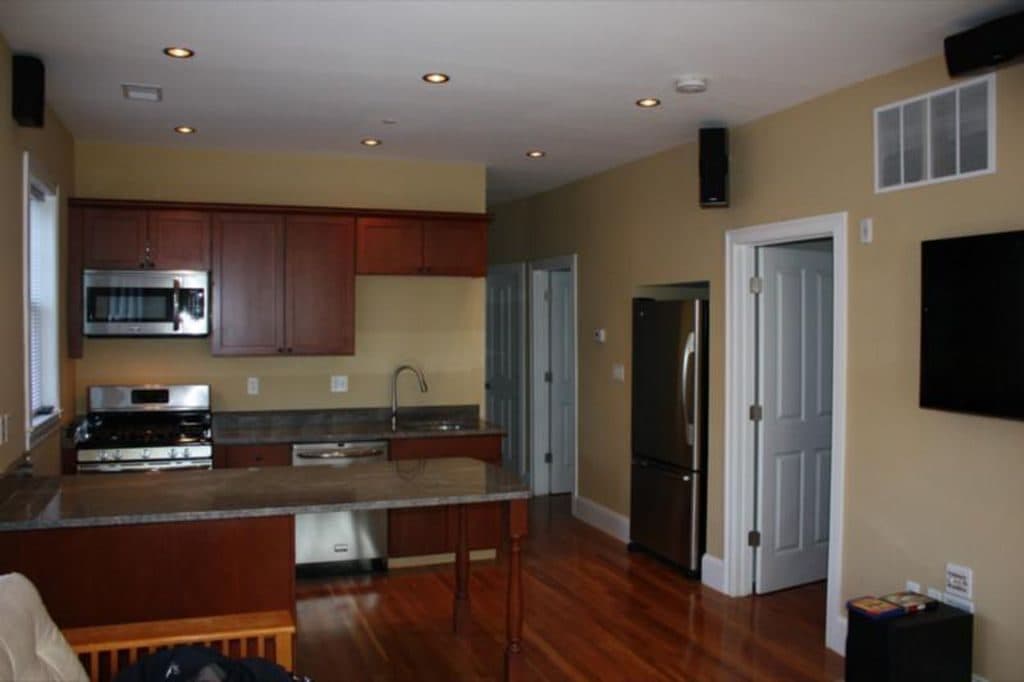 4 BR for rent — 146-148 Hillside St, Roxbury Crossing 1
