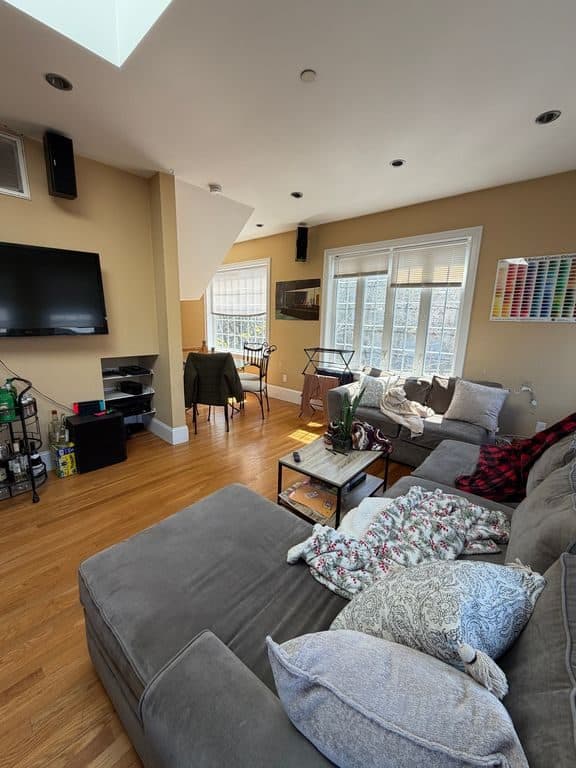 4 BR for rent — 146-148 Hillside St, Roxbury Crossing 3