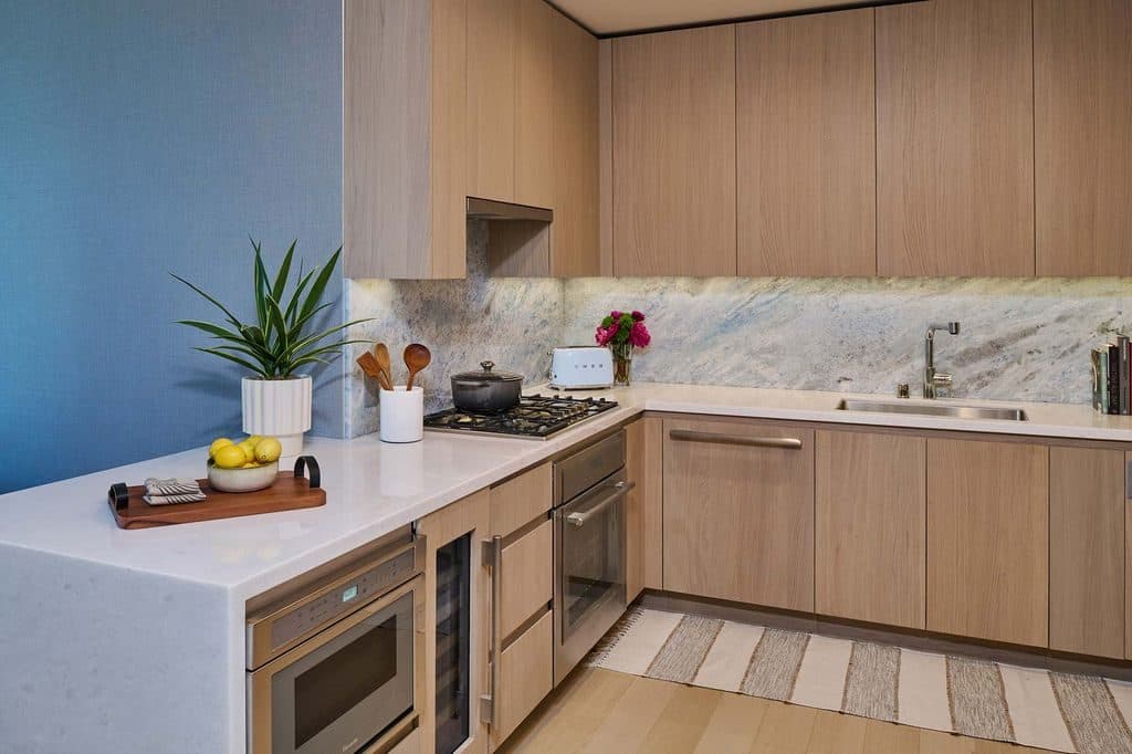 Studio for rent — 151 S Olive St, Los Angeles 1
