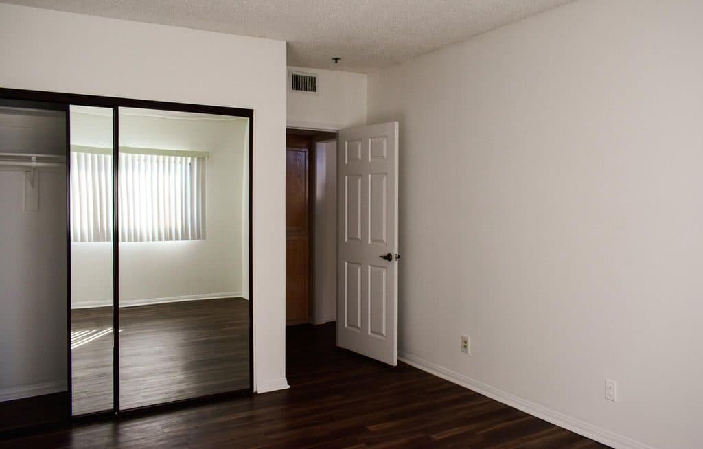 2 BR for rent — 3291 Sawtelle Blvd APT 208, Los Angeles 3