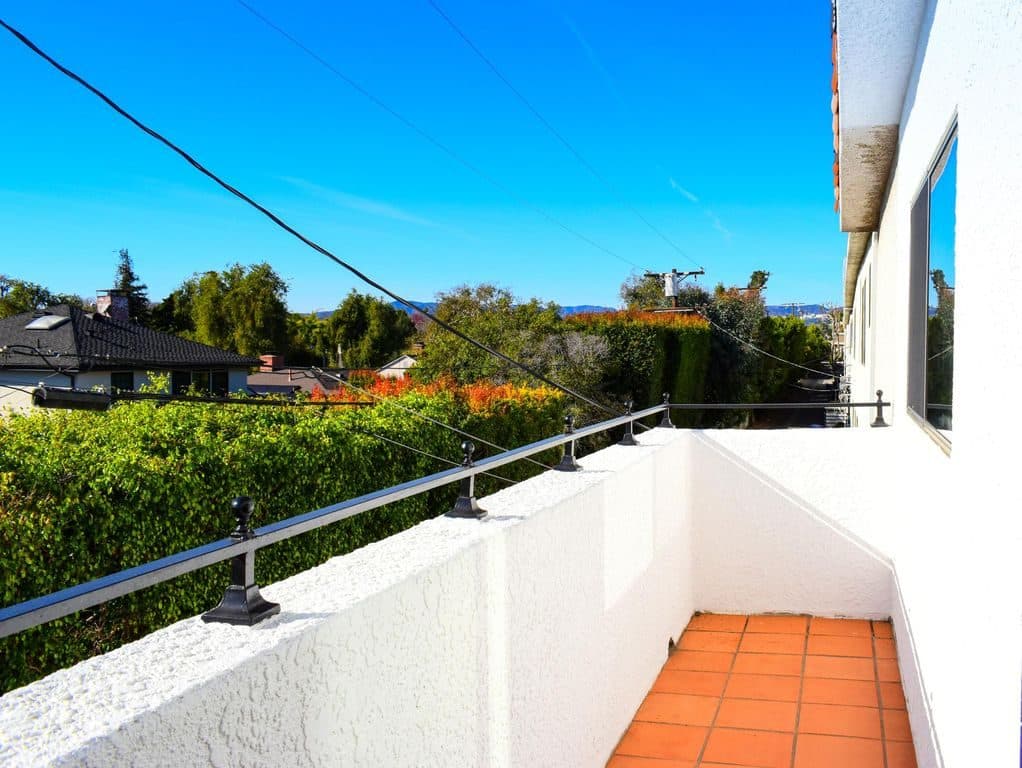 2 BR for rent — 3291 Sawtelle Blvd APT 208, Los Angeles 1