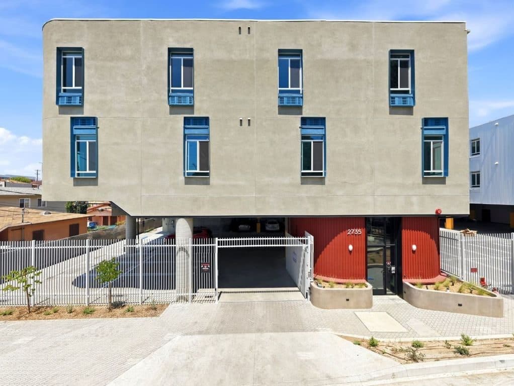 Studio for rent — 2735 E 6th St, Los Angeles 3