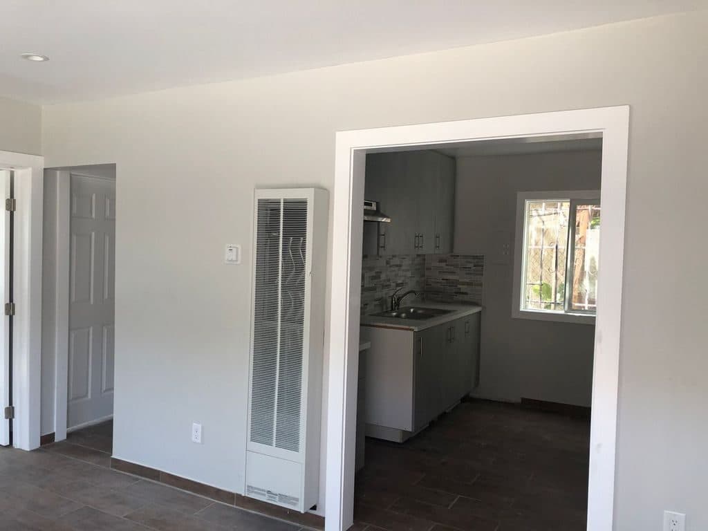 2 BR for rent — 11818 S Main St, Los Angeles 2
