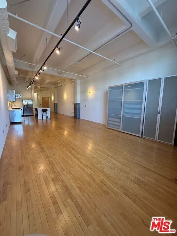 1 BR for rent — 1850 Industrial St, Los Angeles 3