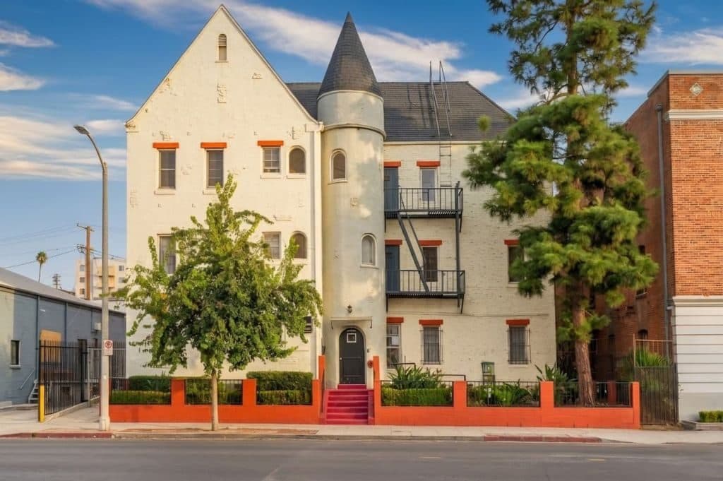 1 BR for rent — 130 N Westmoreland Ave, Los Angeles 1