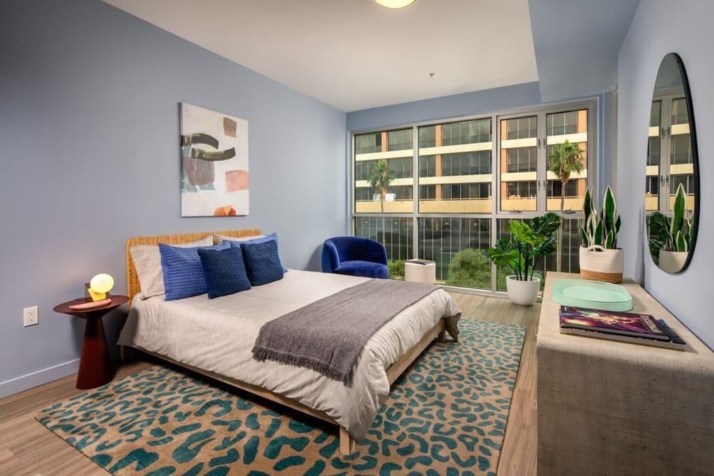 Studio for rent — 2525 Wilshire Blvd, Los Angeles 1