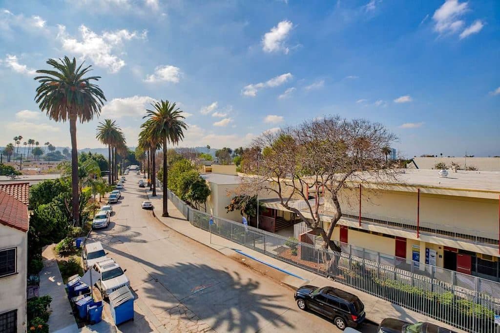 Studio for rent — 2602 S Orange Dr, Los Angeles 1