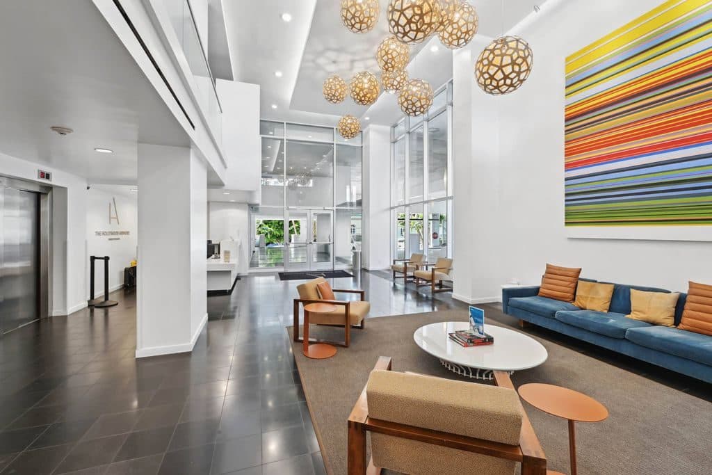 Studio for rent — 1850 N Whitley Ave, Los Angeles 3