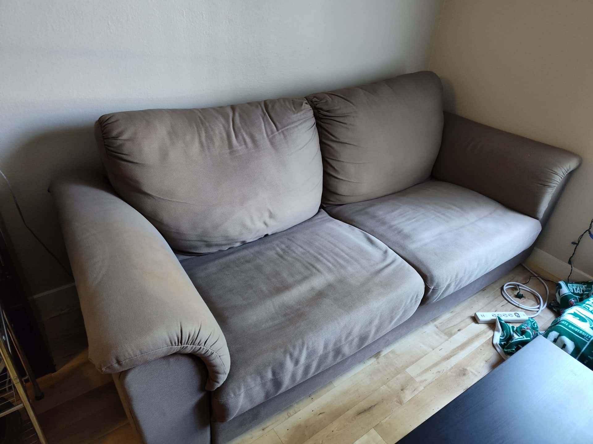 Brown Tidafors sofa 1