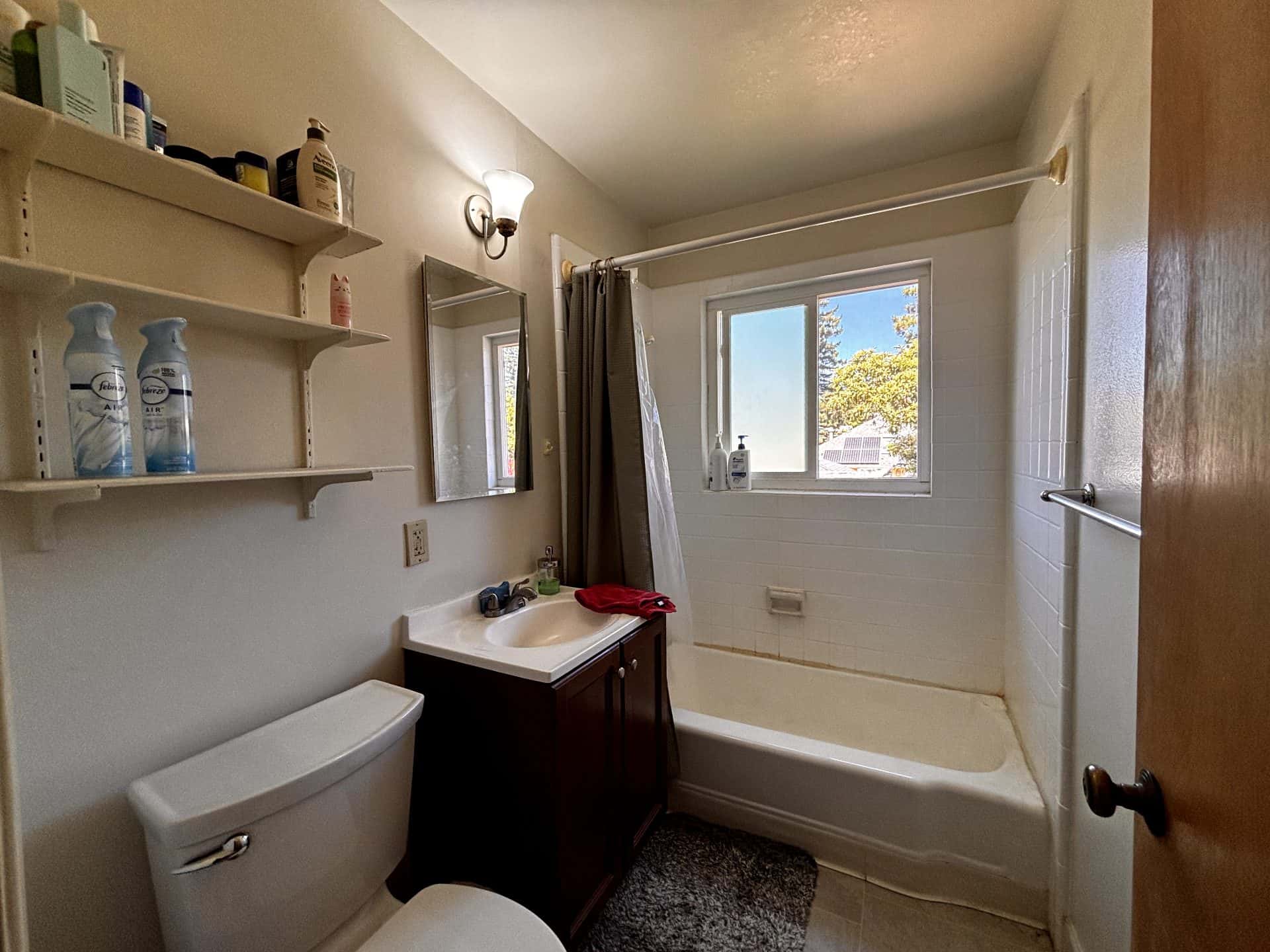 Room available near downtown Palo Alto - furnished, 10 minute walk from downtown 3