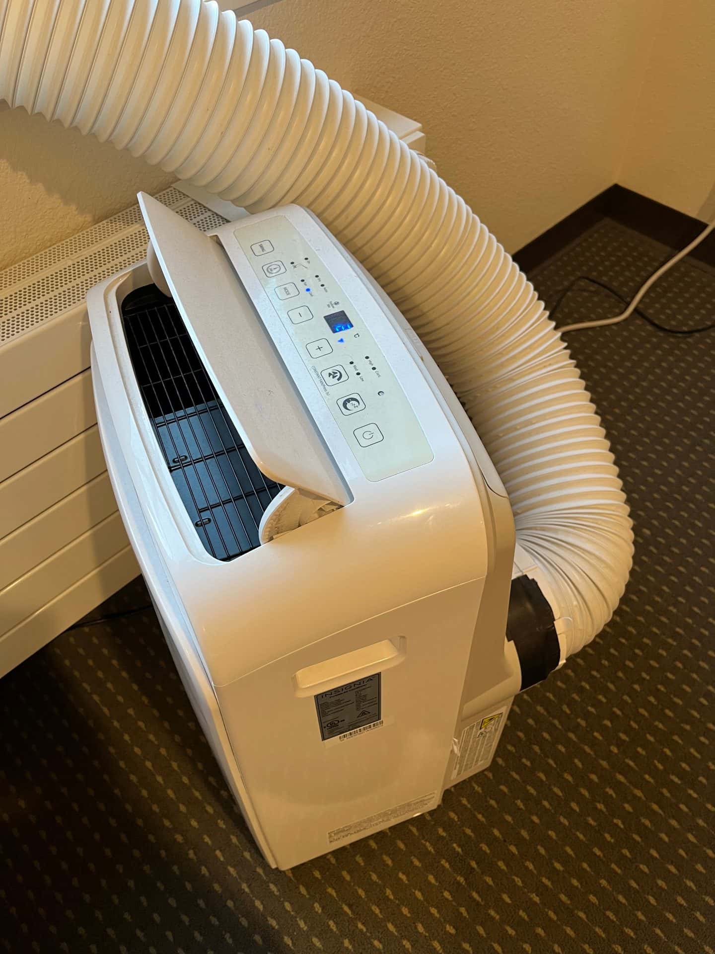 Insignia 8,000 BTU Portable Air Conditioner + Plexiglass Window Mount – (200$ OBO) 1