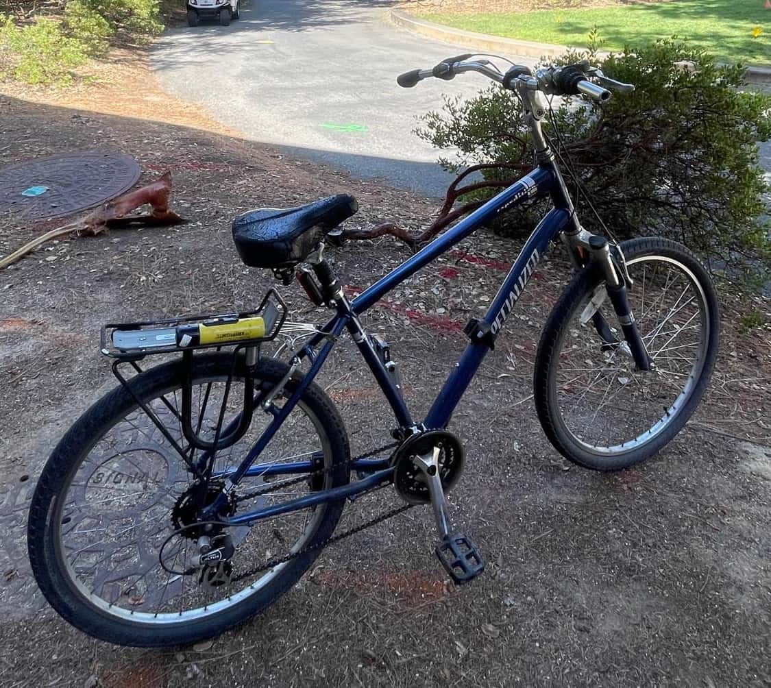 Specialized Expedition Sport Comfort Hybrid Bike (Size: Medium) 26" Tires-- Includes security skewers, front and rear lights, and carrier 1