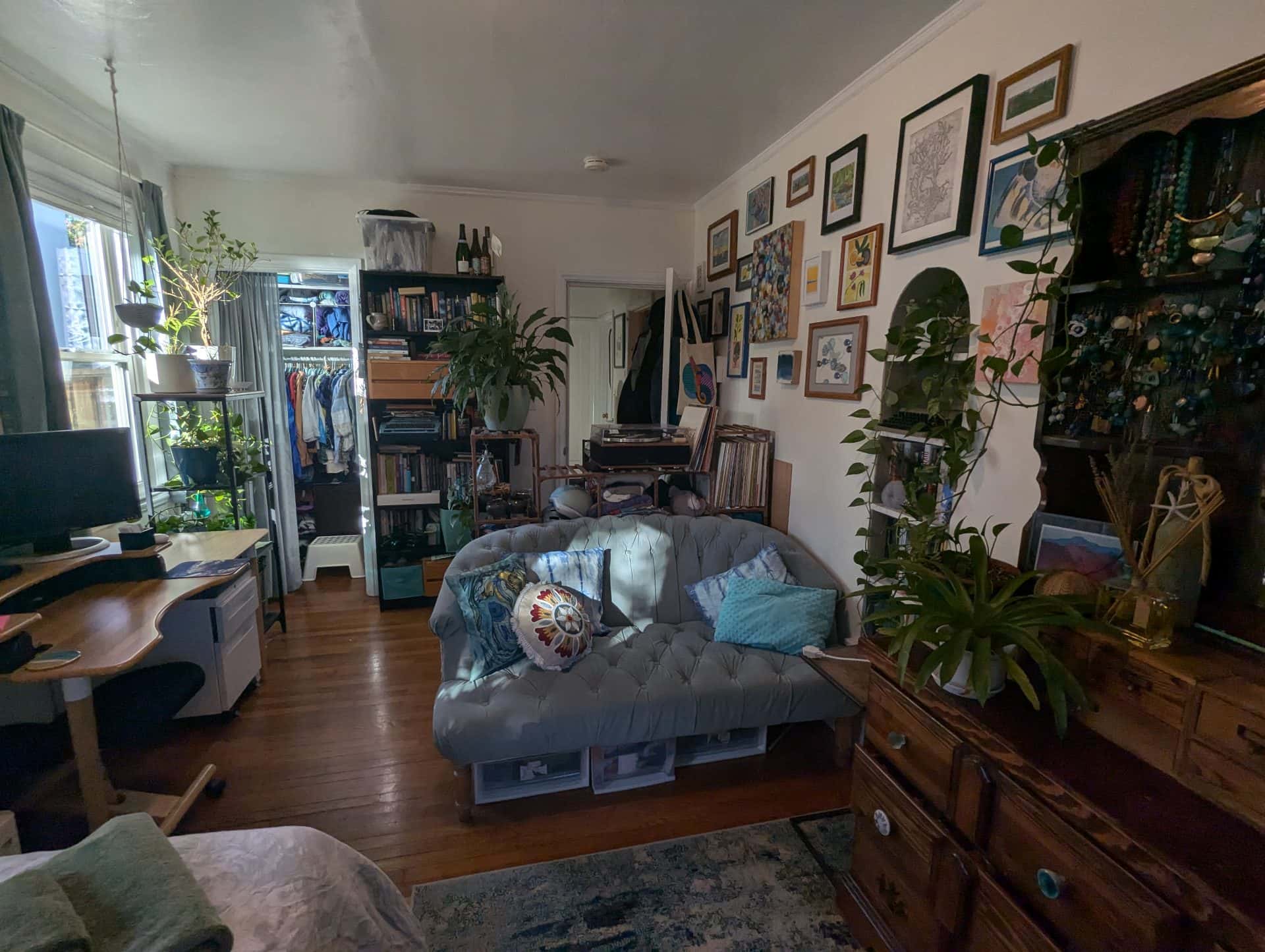 1-month sublet available in October in warm, cooperative home! 2